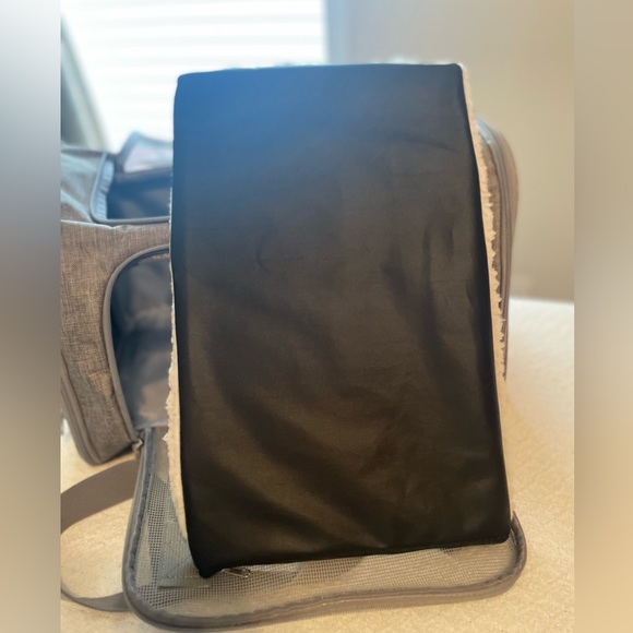 Grey collapsible Travel Carrier for Small Pet - Picture 10 of 11